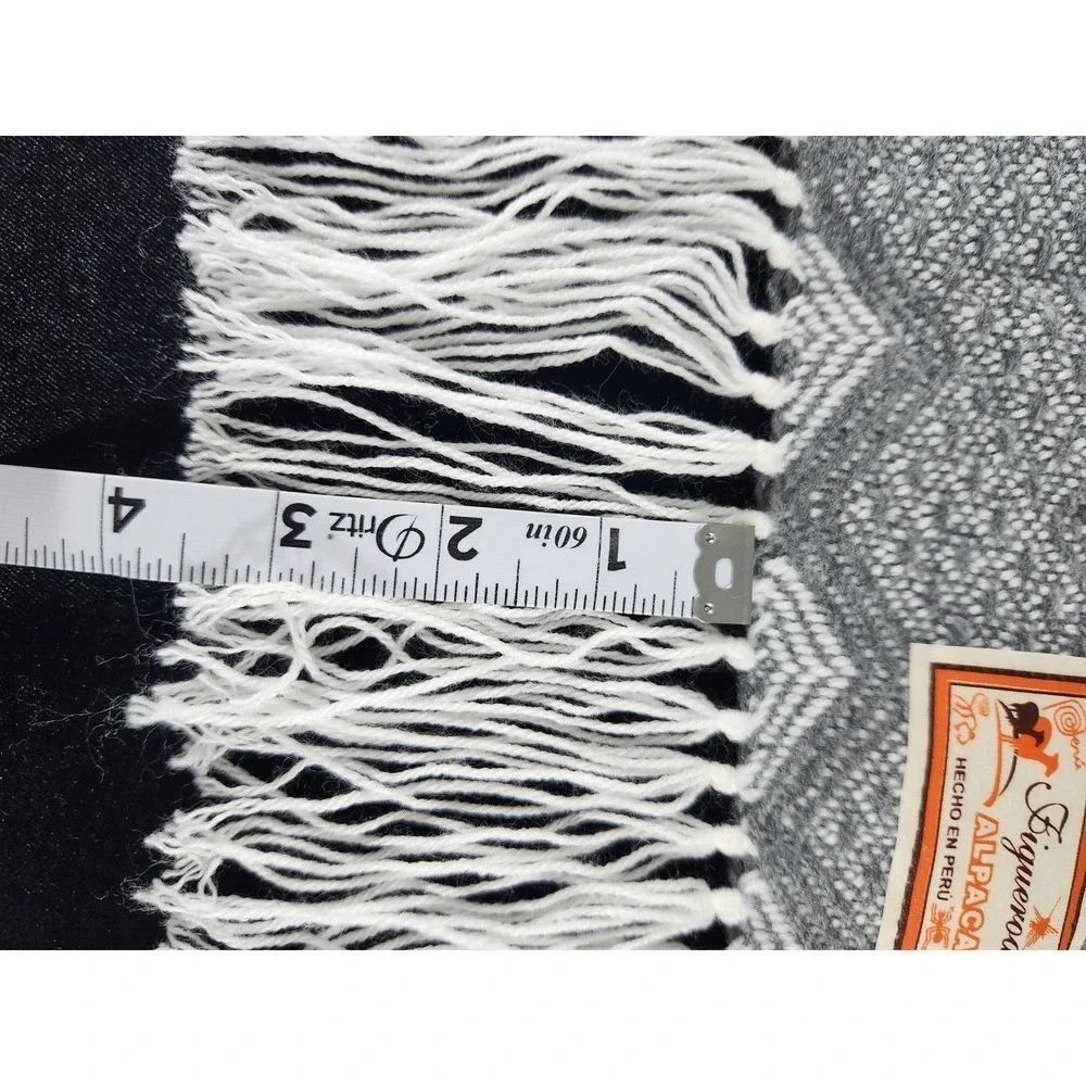 Figueroa genuine alpaca‎ scarf with tassels gray & white
